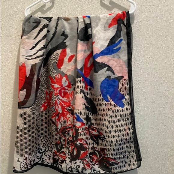 Multicolor Patterned Scarf - Picture 2 of 3